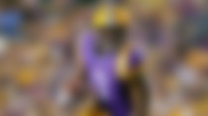 CFB-Leonard-Fournette-TOS-141011