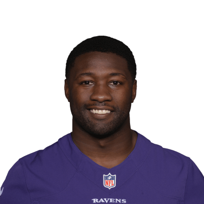 Ravens ILB Roquan Smith hosted a jersey exchange event