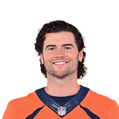 The Broncos are signing former Raiders' QB Jarrett Stidham to a 2