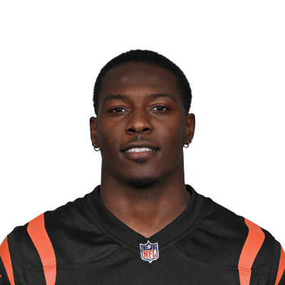 Cincinnati Bengals linebacker Akeem Davis-Gaither (59) is seen during an  NFL football game against the Dallas Cowboys, Sunday, Sept. 18, 2022, in  Arlington, Texas. Dallas won 20-17. (AP Photo/Brandon Wade Stock Photo -  Alamy