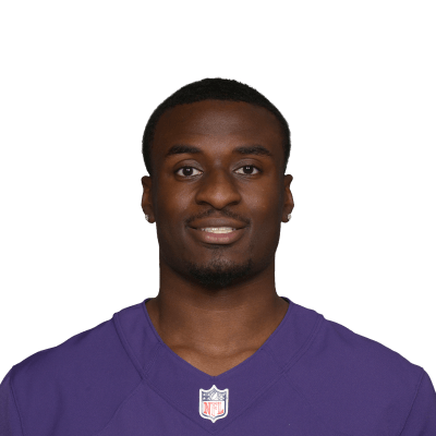 PFF has us taking Kenny Pickett at #12 : r/minnesotavikings