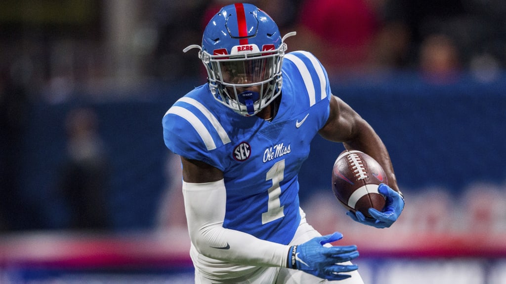 Carolina Panthers select wide receiver Jonathan Mingo with 39th