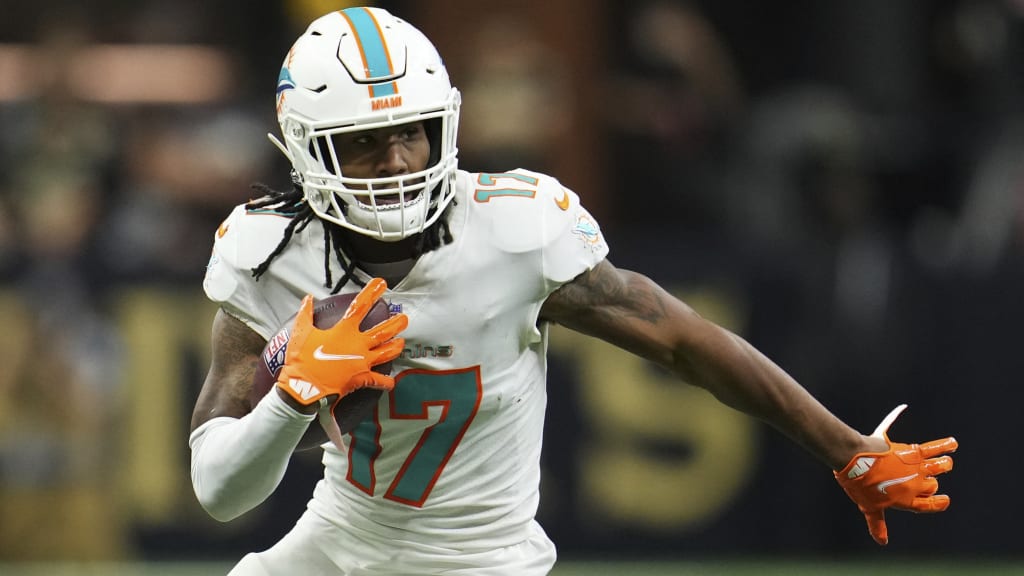 Dolphins HC Mike McDaniel gives update on Jaylen Waddle's status