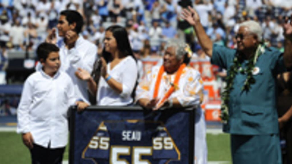 Junior Seau: Twitter Reacts to Tragic Passing of Former Linebacker