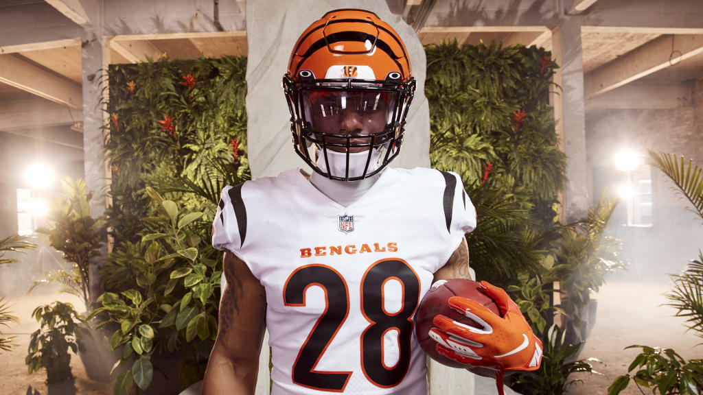 Cincinnati Bengals unveil new uniforms