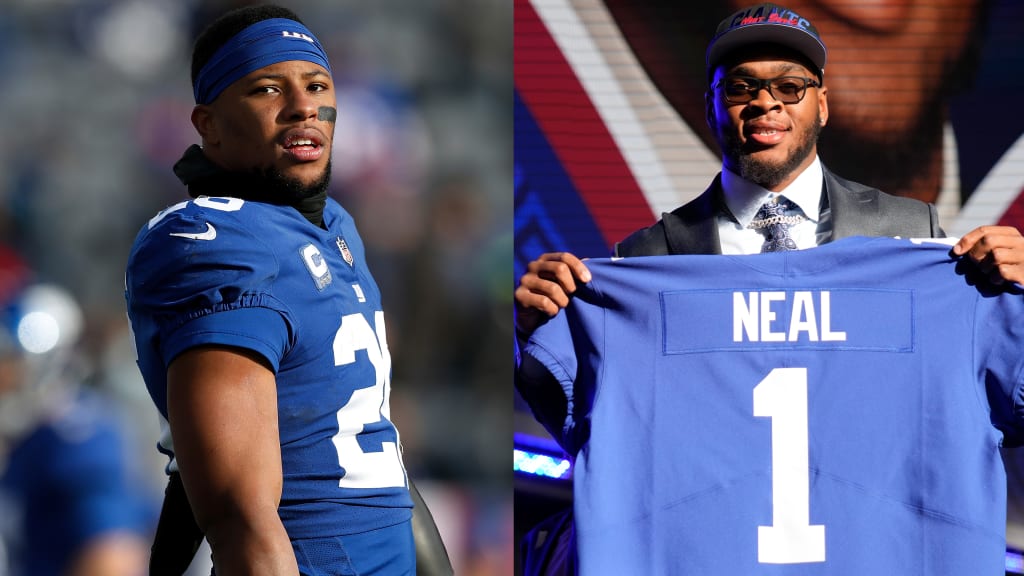 Giants first-round pick Evan Neal carted off against Jaguars