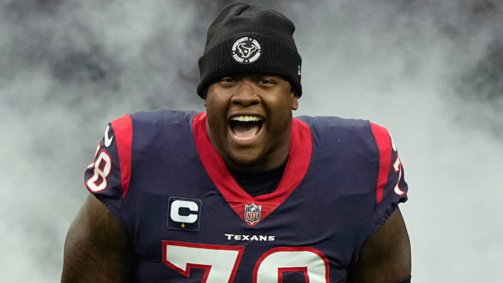 Tunsil looks to lead Texans after signing 3-year extension