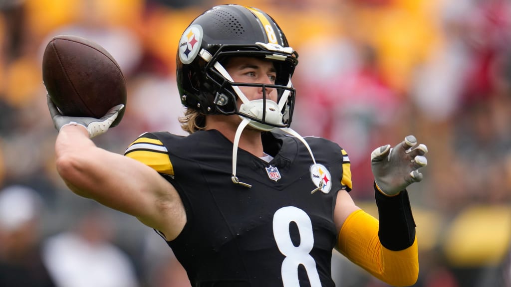 Pittsburgh, United States. 08th Jan, 2023. Pittsburgh Steelers quarterback  Kenny Pickett (8) throws in the first quarter against the Cleveland Browns  at Acrisure Stadium on Sunday, January 8, 2023 in Pittsburgh. Photo