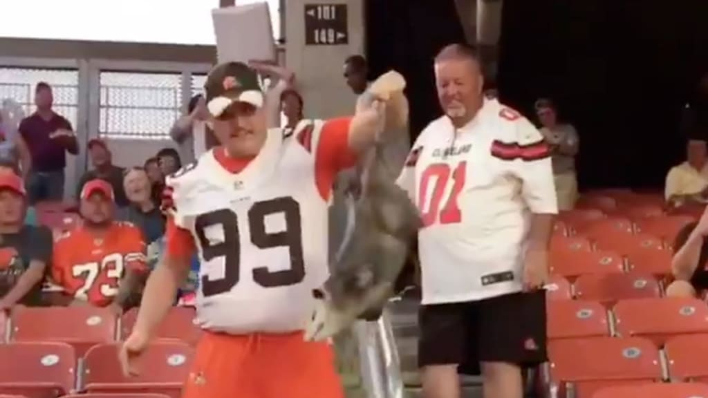 Cleveland Browns' pro shop to sell 'Rally Possum' dolls