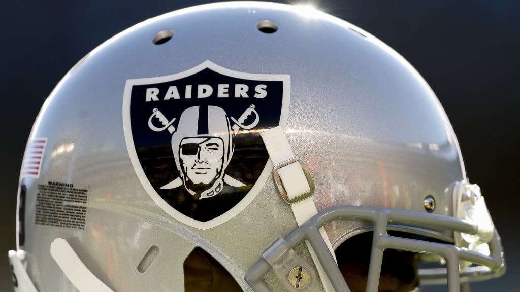 NFL owners approve Raiders' 1-year lease for Oakland