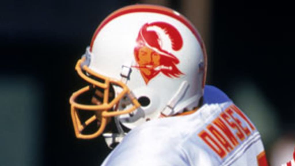 Retro Tampa Bay Buccaneers Creamsicle Helmet Logo Pint Beer Drink