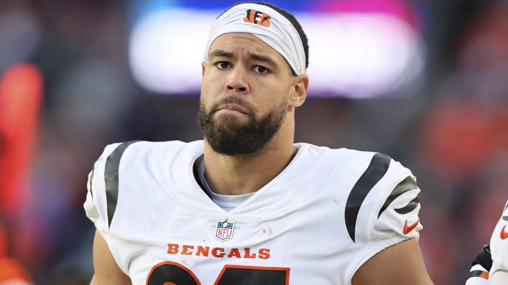 Bengals TE C.J. Uzomah carted off with knee injury against Kansas City  Chiefs