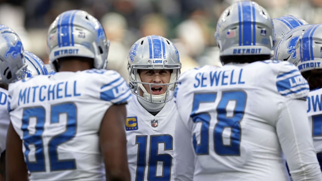 Lions notebook: Veteran Favre outduels rookie