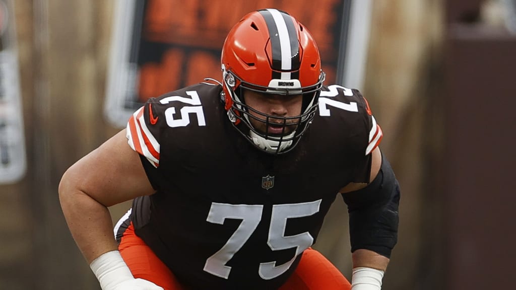 Browns activate offensive lineman Joel Bitonio ahead of playoff game  against Kansas City