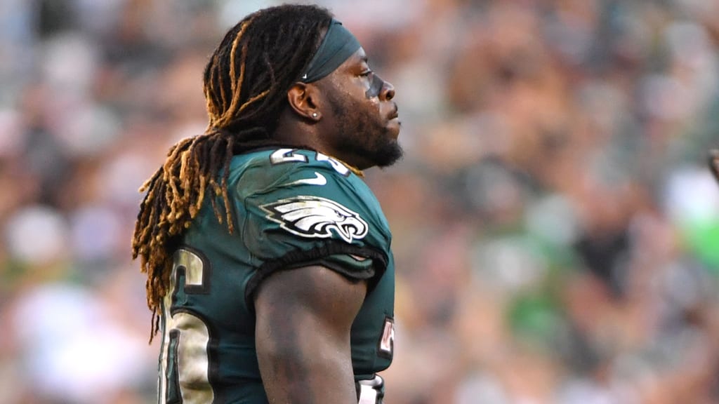 AP Source: Eagles' RB Jay Ajayi out for season with torn ACL