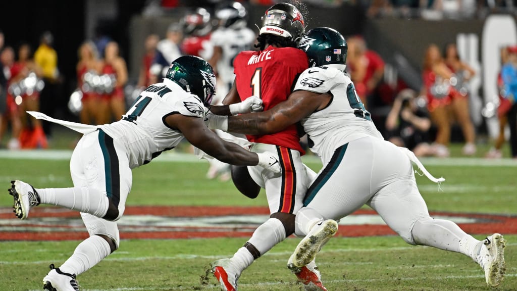The Eagles defeat the Buccaneers 25-11 on Monday Night Football to