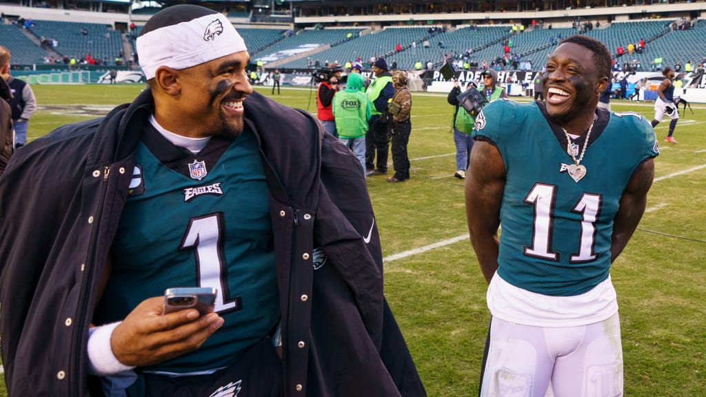 AJ Brown sends warning to Eagles GM Howie Roseman with no update on Jalen  Hurts contract extension