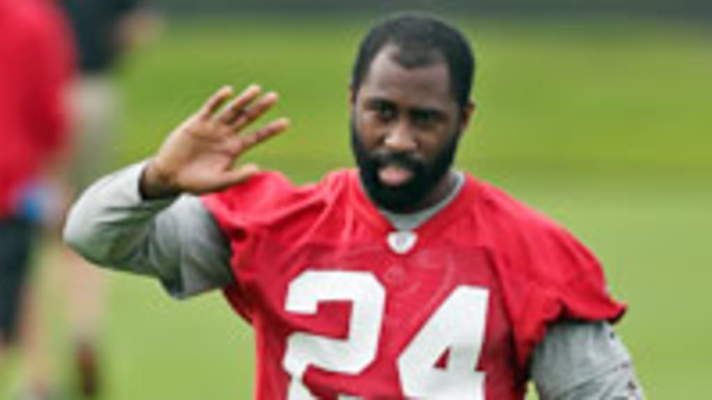 Darrelle Revis reportedly paid $50K for No. 24 jersey