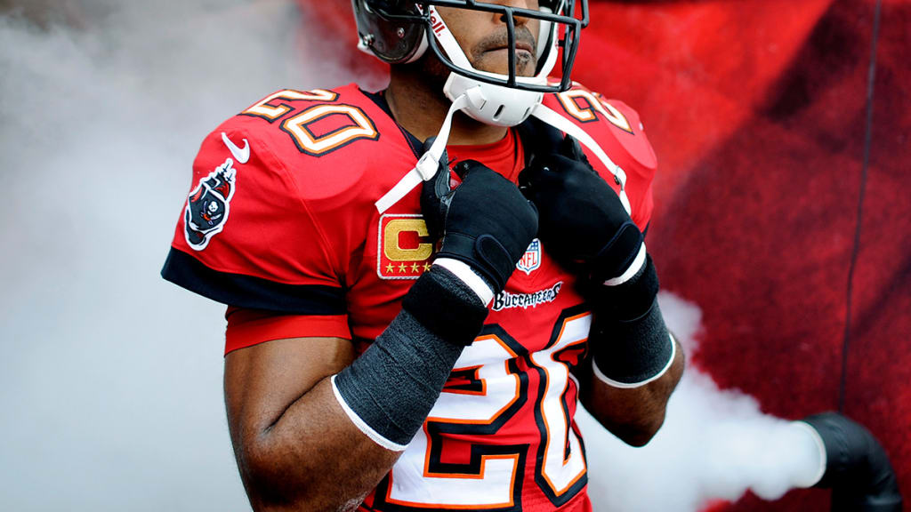 Buccaneers to induct Ronde Barber into Ring of Honor