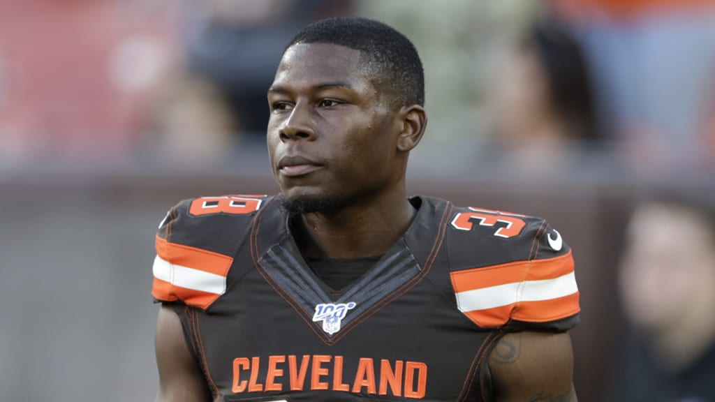 Browns release T.J. Carrie, Demetrius Harris, Eric Kush and