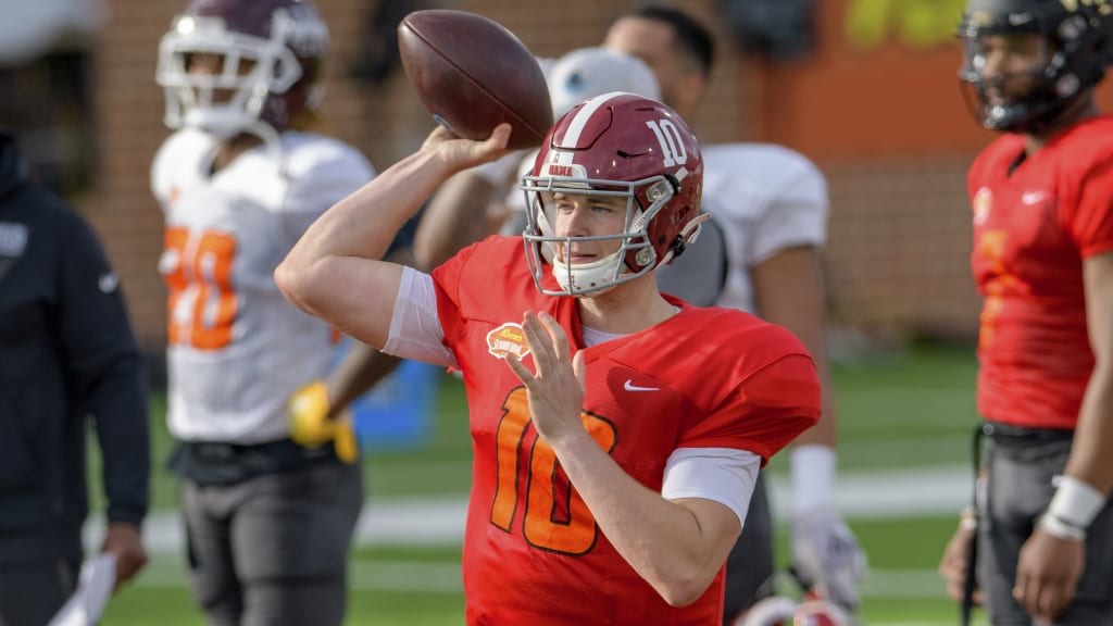 Patriots select Alabama quarterback Mac Jones, Giants trade down and pick  up Florida WR