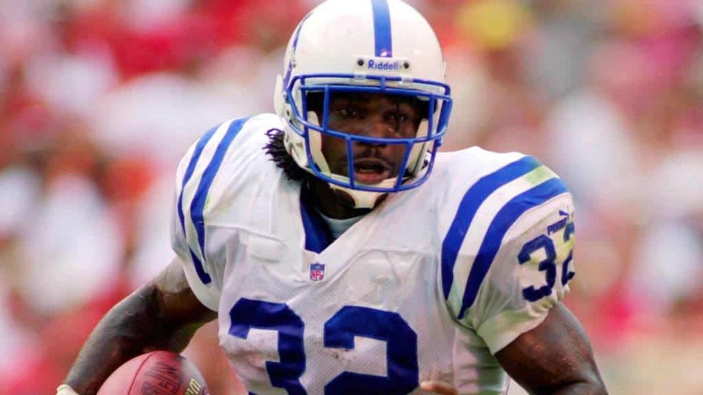 Arizona Cardinals running back Edgerrin James (32) gives a stiff