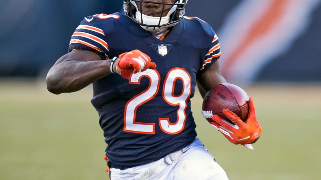 Chicago Bears running back Tarik Cohen (29) before an NFL football