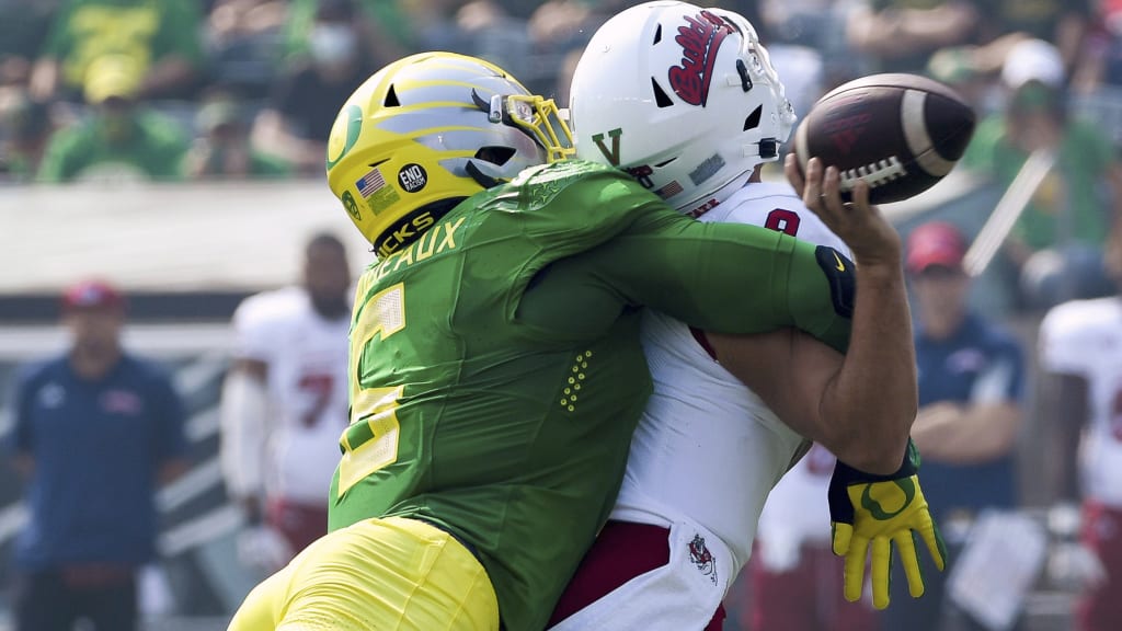 Top Nfl Draft Prospect Kayvon Thibodeaux Suffers Lower Left Leg Injury In Oregon S Win Over Fresno State Top Nfl Draft Prospect Kayvon Thibodeaux Suffers Lower Left Leg Injury In Oregon S Win Over Fresno State