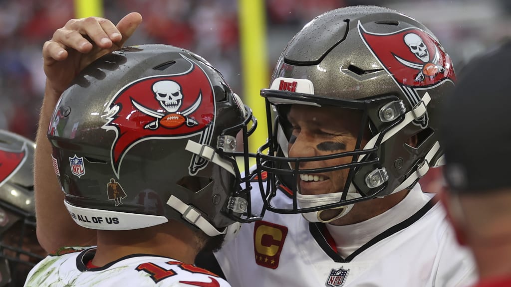 Bucs Mike Evans on Tom Brady: 'He's a franchise changer.'