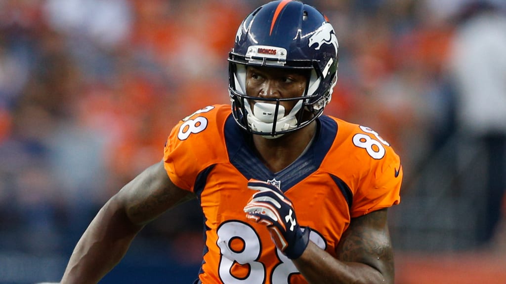 Broncos honor Demaryius Thomas by starting Sunday's game with just