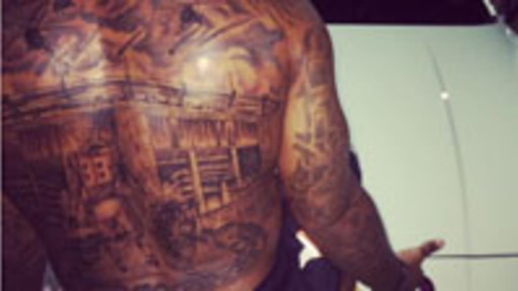 Tua Tagovailoa gets flamed by fans for flaunting new tattoo - “Fake a*s Uso”
