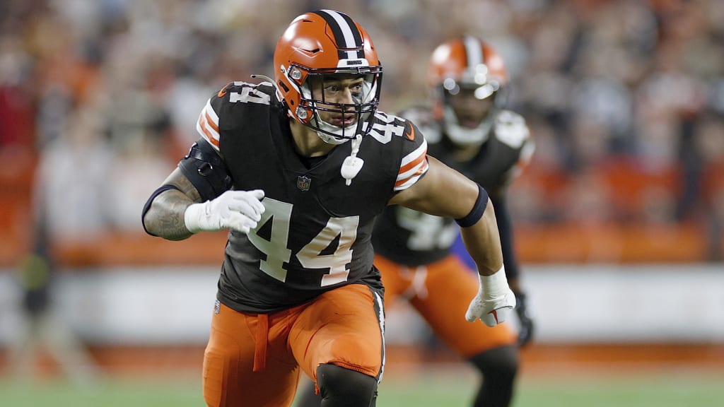 Browns re-sign LB Sione Takitaki