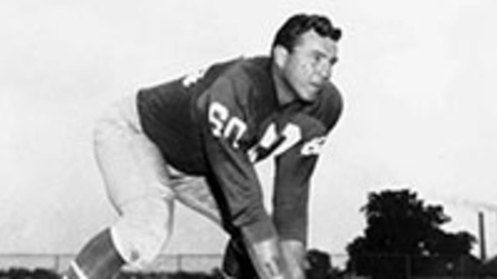 Chuck Bednarik, NFL player and Hall of Famer, dies at 89