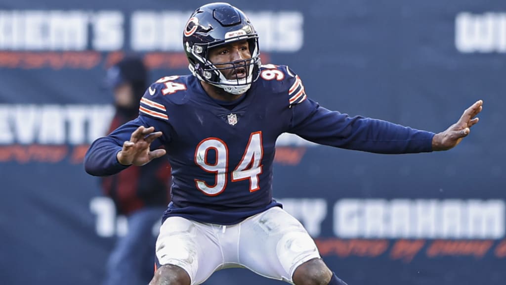 Robert Quinn makes Chicago Bears history in home finale win vs Giants