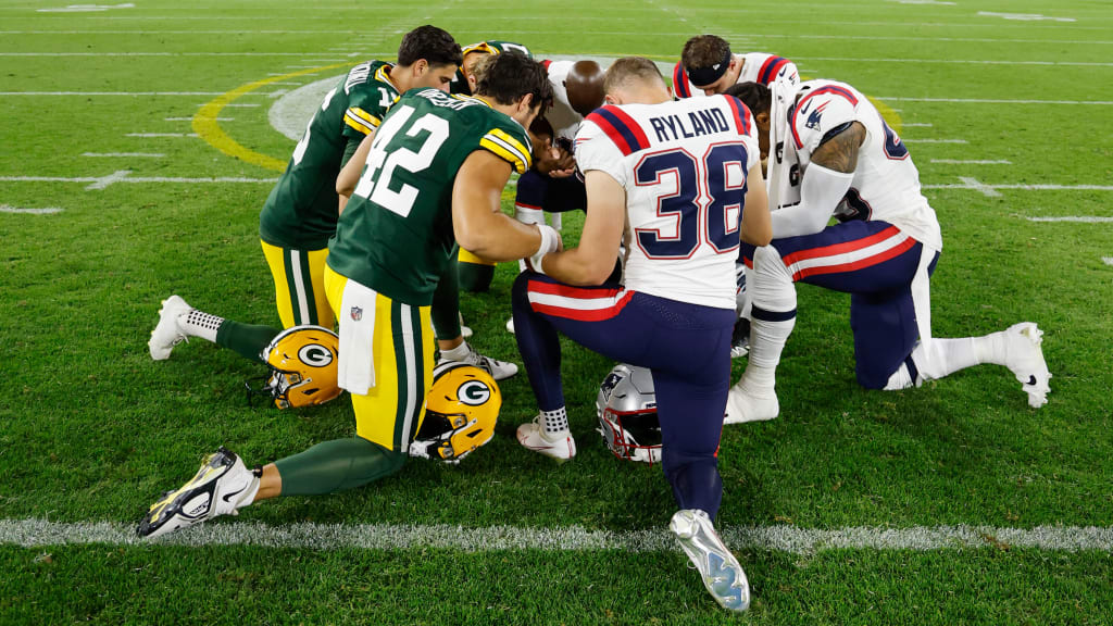 Patriots-Packers preseason game cut short after player gets carted