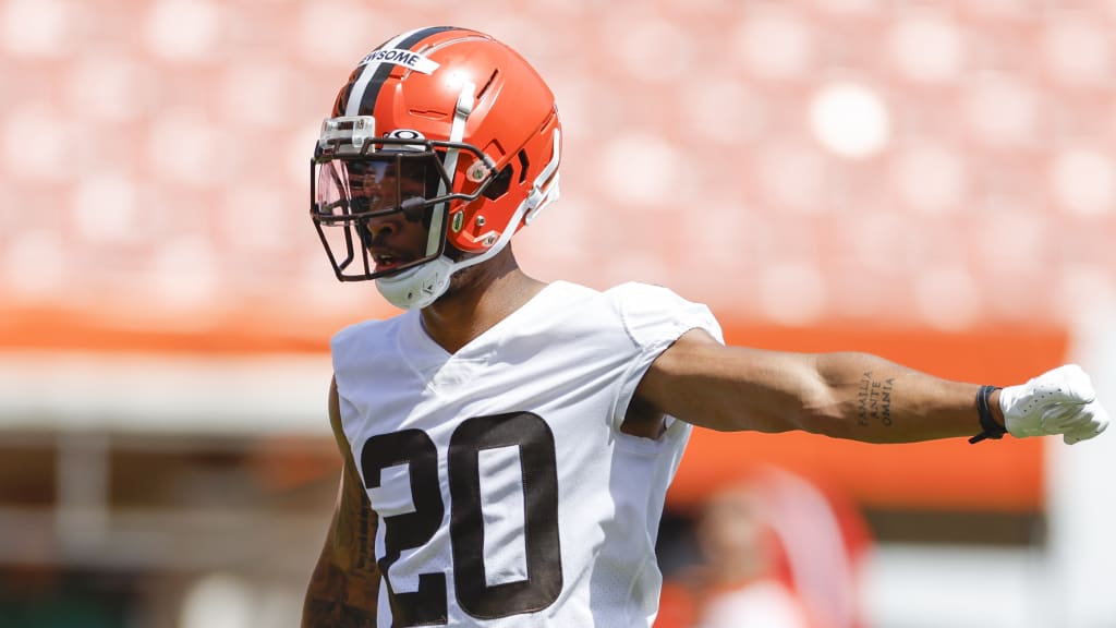 Cleveland Browns' defense giving itself 'no excuses' in 2022 after