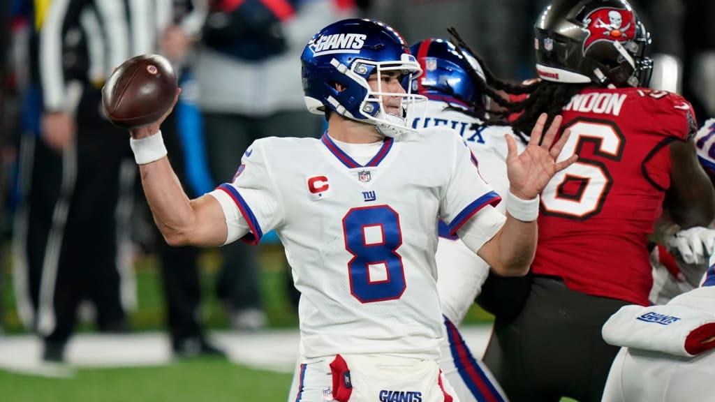 Giants vs. Buccaneers score: Tampa Bay wins behind Tom Brady's two TD  passes and Daniel Jones' two INTs 