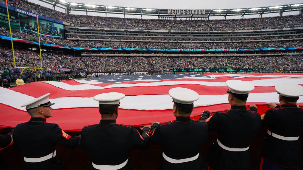 NFL teams, players honor military on Veterans Day