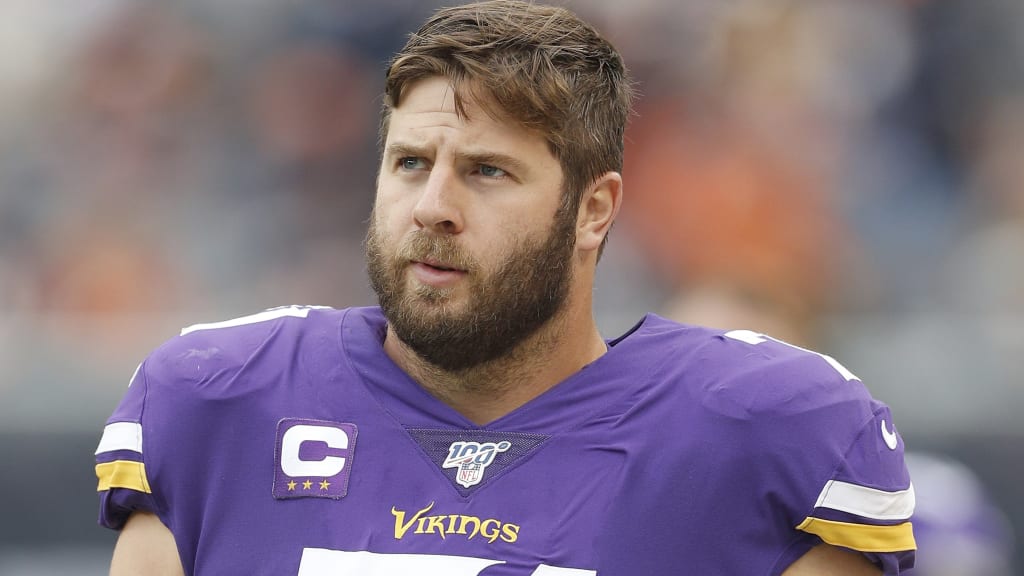 Cincinnati Bengals sign OT Riley Reiff, release 8-time Pro Bowl DT