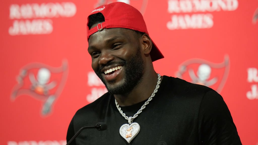 Shaquil Barrett: Tampa Bay Buccaneers linebacker dedicates emotional  pick-six against Chicago Bears to his late daughter