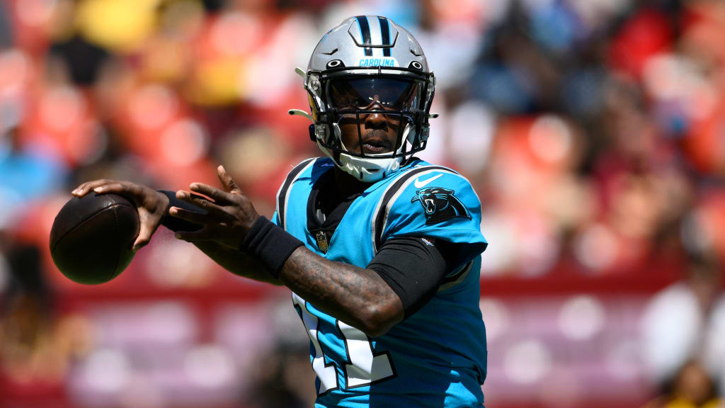 P.J. Walker sees first action this year for Carolina Panthers