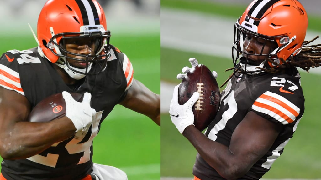 Nick Chubb, Kareem Hunt combine for 210 rushing yards in 35-30