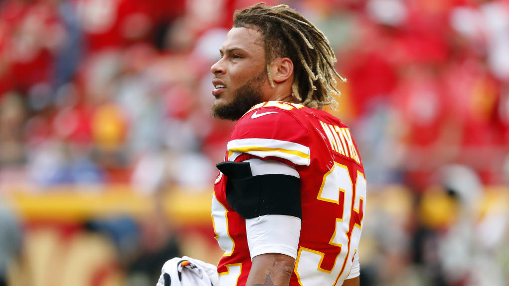 Kansas City Chiefs free safety Tyrann Mathieu (32) takes his stance during  an NFL football game against the Los Angeles Chargers Thursday, Dec. 16,  2021, in Inglewood, Calif. (AP Photo/Kyusung Gong Stock