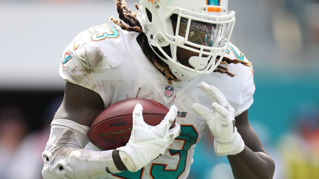 Video: Dolphins RB Jay Ajayi gets carried around in 2017 Pro Bowl