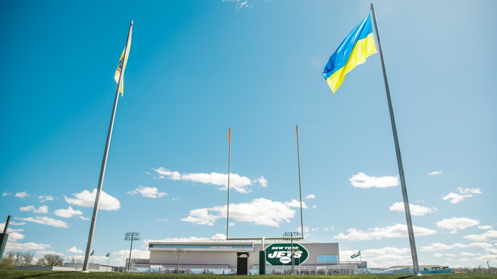 New York Jets to Wear Ukraine Flag Helmet Decals for Week 3 Game vs.  Bengals, News, Scores, Highlights, Stats, and Rumors