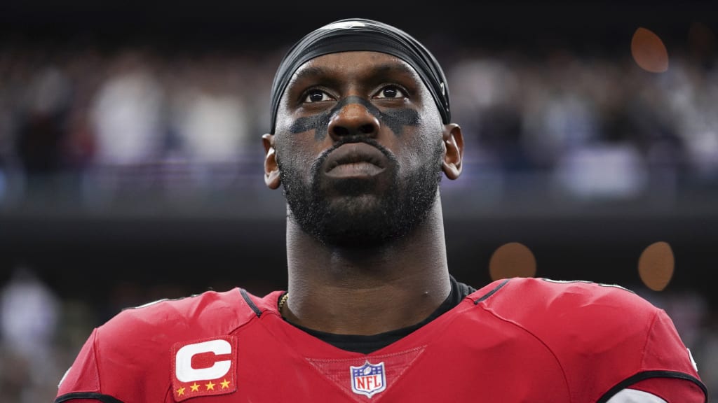 Report: Cardinals edge rusher Chandler Jones requested a trade from team  this offseason