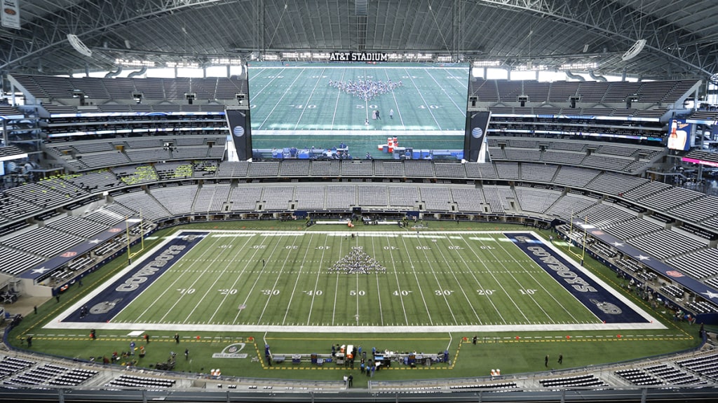 VIDEO: Conan O'Brien plays Madden on Cowboys Stadium Jumbotron