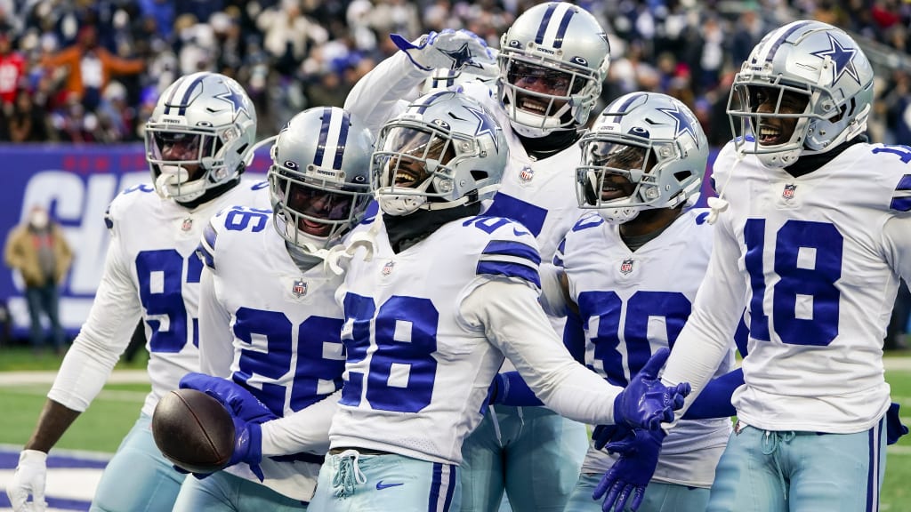 Dallas Cowboys quarterback Dak Prescott, center, has a conversation with  teammates defensive end DeMarcus Lawrence, left, linebacker Micah Parsons  during the NFL football team's training camp Saturday, July 29, 2023, in  Oxnard