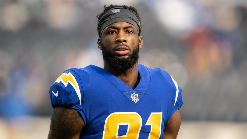 Los Angeles Chargers wide receiver Mike Williams during the first half of  an NFL football game against the Houston Texans, Sunday, Oct. 2, 2022, in  Houston. (AP Photo/Eric Christian Smith Stock Photo 