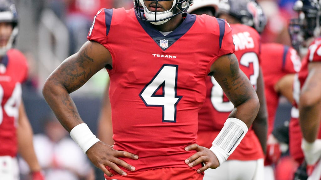 DeShaun Watson Drops Comment on Picture of Him Wearing 49ers Jersey - Side  Action